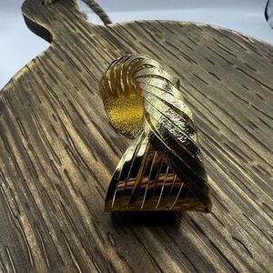 Golden Color Metal Cuff Bracelet Twisted Design Fashion Jewelry Unique Plated
